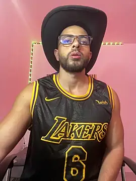 magnumchris online show from April 2026 05:14:02 PM