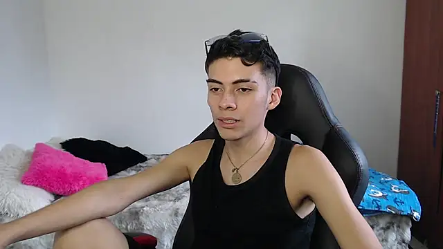 Snapshot of Rimuru17 chatting on April 2026 09:23:01 PM Rimuru17 online show from April 2026 09:23:01 PM