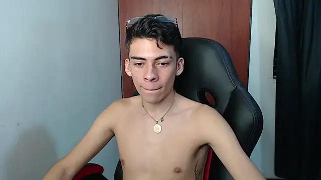 Snapshot of Rimuru17 chatting on April 2026 04:35:02 AM Rimuru17 online show from April 2026 04:35:02 AM