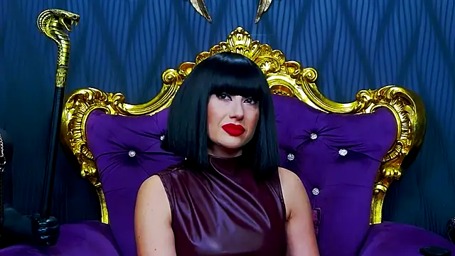 LaraMaeve online show from November 2025 01:10:01 PM