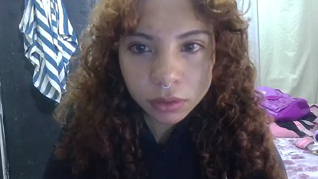 Snapshot of VioletV chatting on May 2026 12:29:01 AM VioletV online show from May 2026 12:29:01 AM