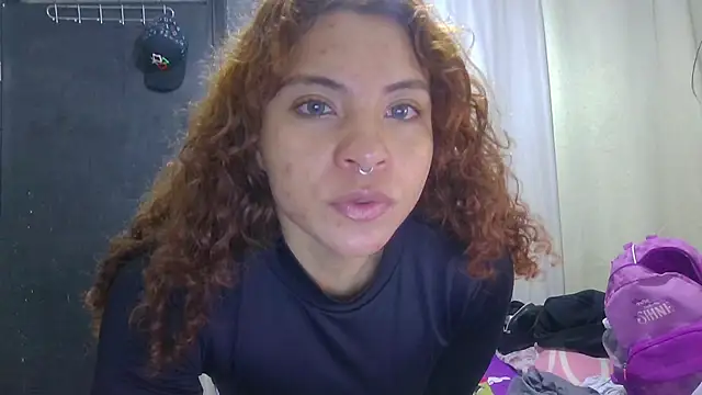Snapshot of VioletV chatting on July 2026 01:19:02 AM VioletV online show from July 2026 01:19:02 AM