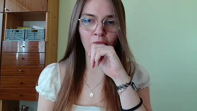 LooveELLYx online show from April 2026 06:36:01 AM