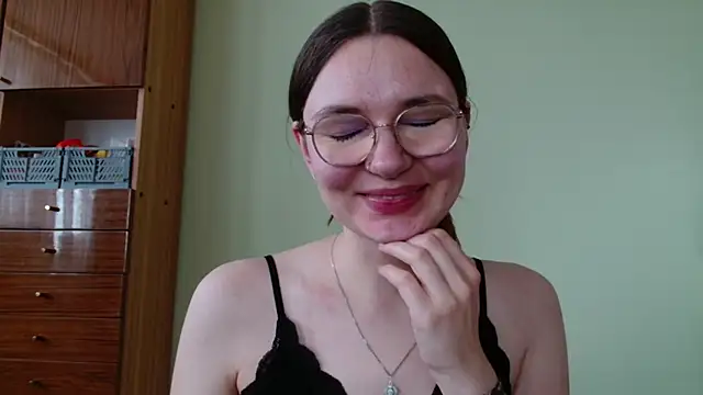 LooveELLYx online show from May 2026 06:30:01 AM