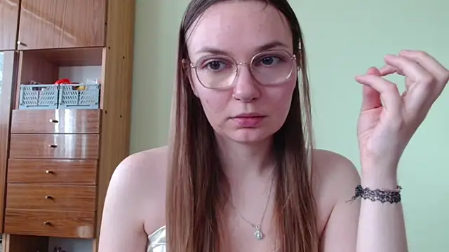 LooveELLYx online show from May 2026 01:52:02 PM