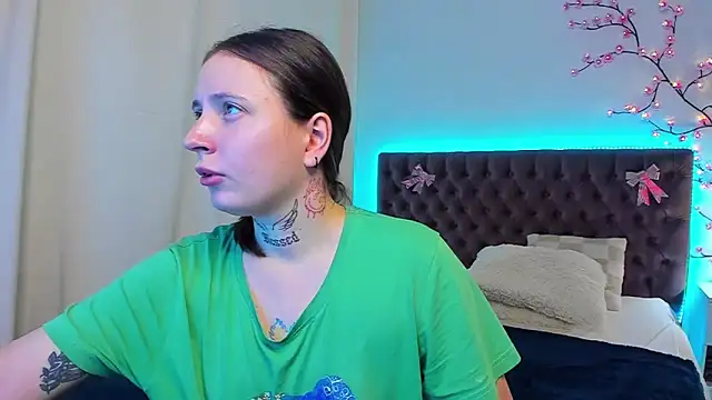 LilaVame online show from October 2025 01:42:02 PM