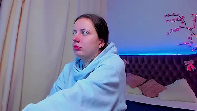 LilaVame online show from November 2025 01:37:02 PM