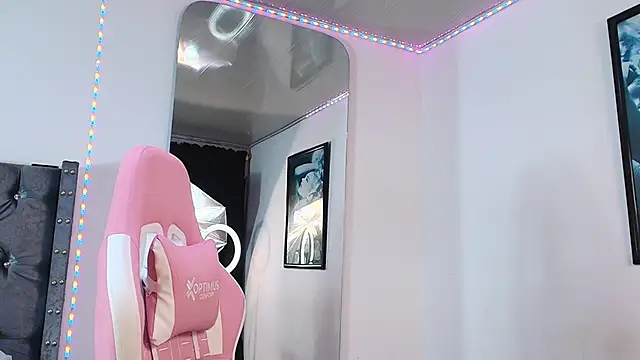 GraceWallace  online show from November 2025 11:04:02 PM