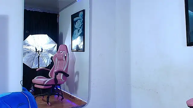 Snapshot of GraceWallace_ chatting on March 2026 02:04:02 AM GraceWallace online show from March 2026 02:04:02 AM