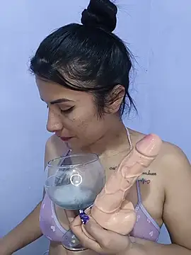 Snapshot of karinnahotdirty chatting on May 2026 11:21:01 PM karinnahotdirty online show from May 2026 11:21:01 PM
