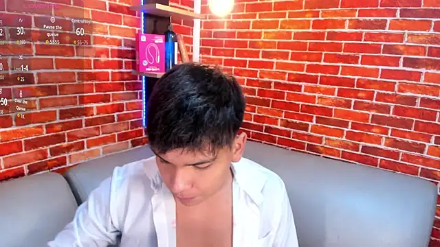 Thiago Kozak online show from April 2026 01:27:01 PM