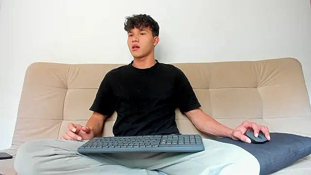 Snapshot of 2Amateur_Guys chatting on March 2026 09:41:01 PM 2Amateur Guys online show from March 2026 09:41:01 PM