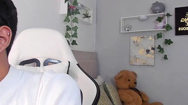 Thomas wil online show from November 2025 06:40:02 AM