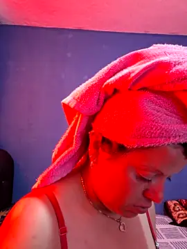 Hanna Kieran online show from November 2025 03:23:02 PM