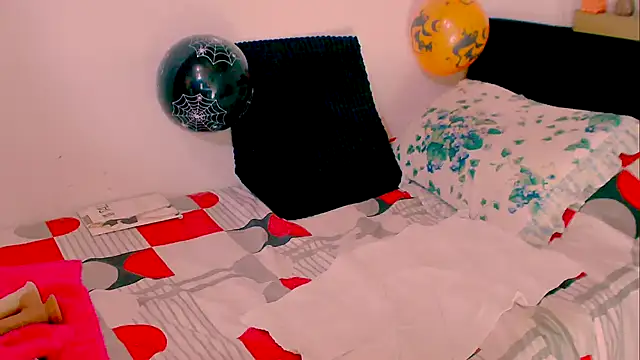 Snapshot of Kendraline1 chatting on October 2025 09:15:02 PM Kendraline1 online show from October 2025 09:15:02 PM