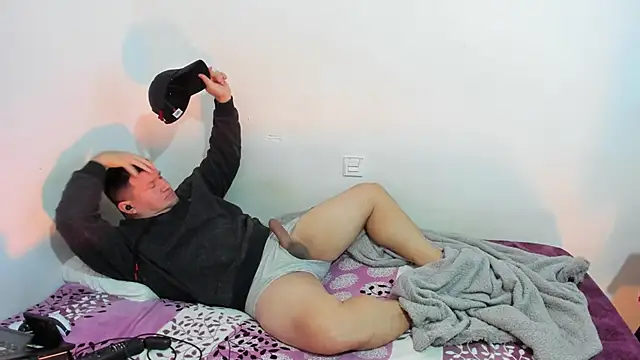 Snapshot of fuckynations chatting on December 2024 06:02:01 PM fuckynations online show from December 2024 06:02:01 PM