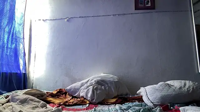 Snapshot of RobinLenoxx chatting on November 2025 07:03:03 PM RobinLenoxx online show from November 2025 07:03:03 PM