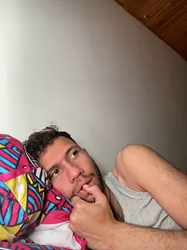 Snapshot of Michaell_Spinelly chatting on September 2025 03:23:02 PM Michaell Spinelly online show from September 2025 03:23:02 PM