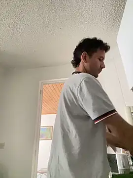 Snapshot of Michaell_Spinelly chatting on September 2025 03:17:02 PM Michaell Spinelly online show from September 2025 03:17:02 PM