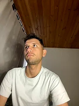 Snapshot of Michaell_Spinelly chatting on November 2025 05:14:01 PM Michaell Spinelly online show from November 2025 05:14:01 PM