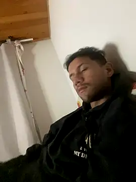 Snapshot of Michaell_Spinelly chatting on November 2025 01:08:02 AM Michaell Spinelly online show from November 2025 01:08:02 AM