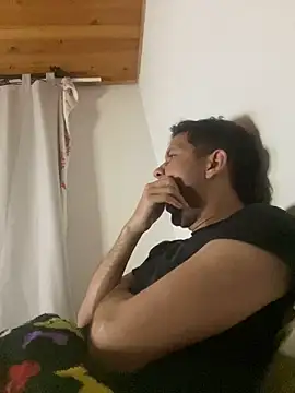 Snapshot of Michaell_Spinelly chatting on November 2025 12:47:01 AM Michaell Spinelly online show from November 2025 12:47:01 AM