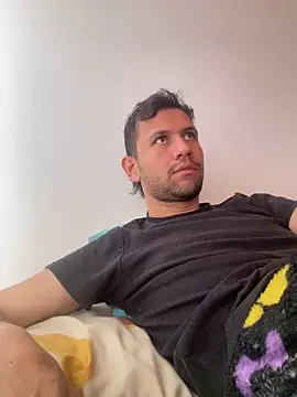 Snapshot of Michaell_Spinelly chatting on November 2025 02:54:01 PM Michaell Spinelly online show from November 2025 02:54:01 PM