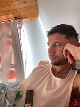 Snapshot of Michaell_Spinelly chatting on December 2025 02:44:02 PM Michaell Spinelly online show from December 2025 02:44:02 PM