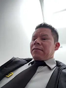 Manu0586 online show from April 2026 01:26:01 PM