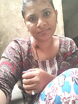 Snapshot of couple_71 chatting on December 2025 06:33:02 AM couple 71 online show from December 2025 06:33:02 AM