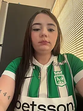 Snapshot of Valeria_carter chatting on April 2026 06:21:02 PM Valeria carter online show from April 2026 06:21:02 PM