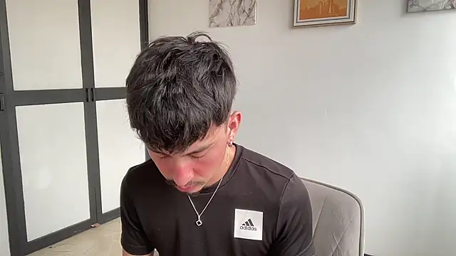 sweettaaron01 online show from February 2026 06:12:01 PM