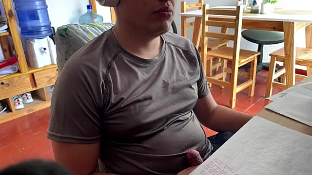 Haustin202 online show from October 2025 06:19:01 PM