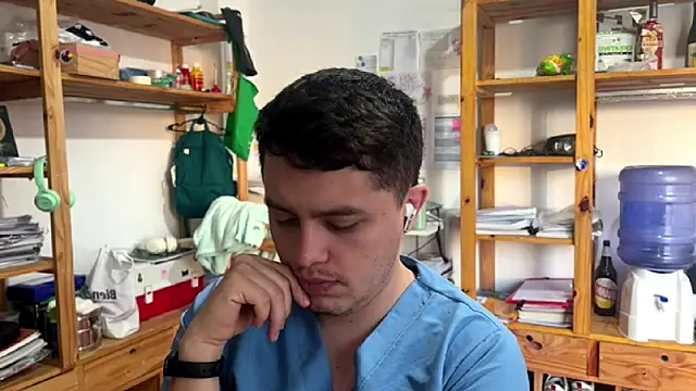 Haustin202 online show from November 2025 09:21:02 AM