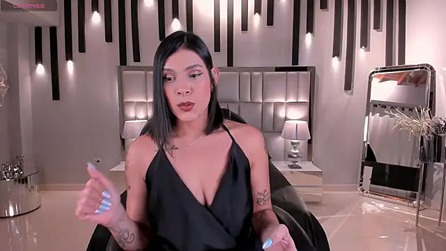 Snapshot of SarahYates chatting on October 2025 04:16:01 AM SarahYates online show from October 2025 04:16:01 AM