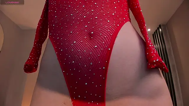 IsabellaMoreau online show from October 2025 08:00:02 PM