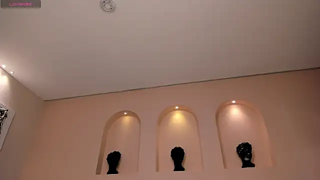 IsabellaMoreau online show from October 2025 08:27:02 PM