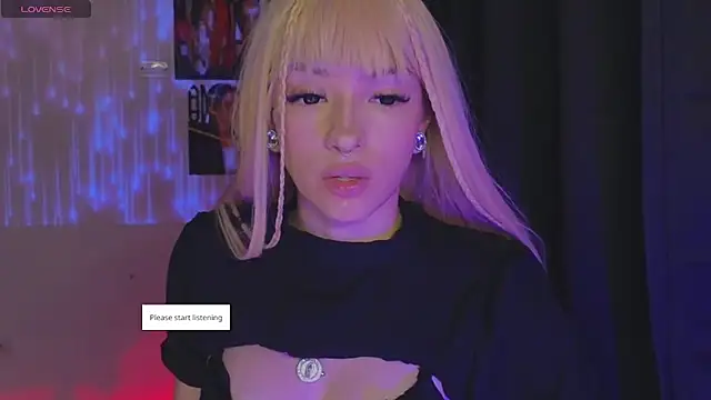 Snapshot of Moonlightt_21 chatting on April 2026 01:43:01 AM Moonlightt 21 online show from April 2026 01:43:01 AM