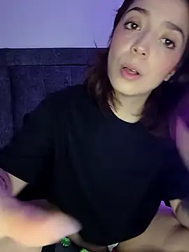 Snapshot of summi10 chatting on September 2025 10:54:01 PM summi10 online show from September 2025 10:54:01 PM