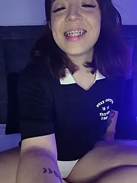 Snapshot of summi10 chatting on September 2025 10:54:01 PM summi10 online show from September 2025 10:54:01 PM