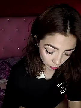 Snapshot of summi10 chatting on December 2025 11:00:02 PM summi10 online show from December 2025 11:00:02 PM