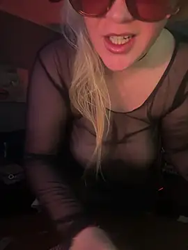 Snapshot of Granlady7 chatting on April 2026 01:23:02 AM Granlady7 online show from April 2026 01:23:02 AM