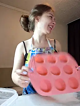 Olivia OliV online show from May 2026 01:02:02 AM