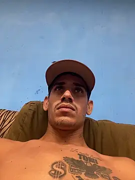 Snapshot of raul021999 chatting on April 2026 09:03:01 AM raul021999 online show from April 2026 09:03:01 AM