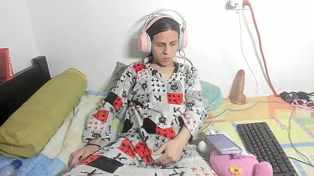 Petite-Goth online show from November 2025 11:21:02 PM