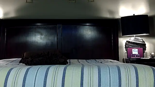 Hornylouisewil online show from November 2025 11:40:02 PM