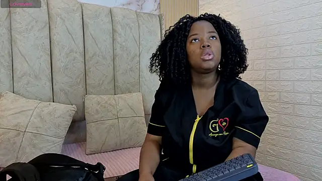 kiarazafira online show from October 2025 11:18:02 AM