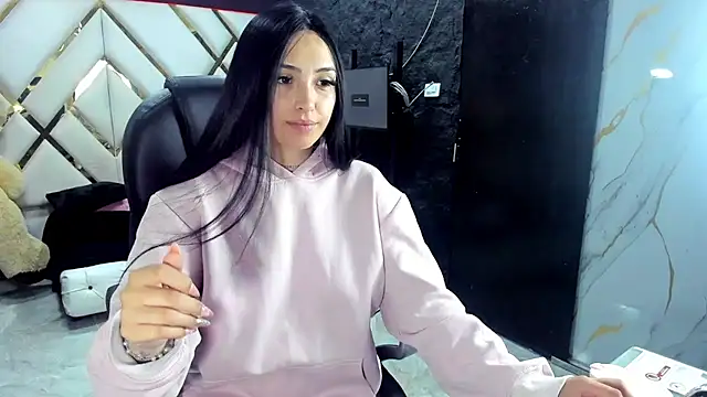 Issabela Mackey  online show from November 2025 04:36:01 AM