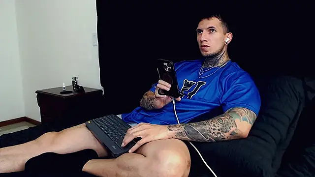 Snapshot of Shane_Clay chatting on October 2025 08:49:01 PM Shane Clay online show from October 2025 08:49:01 PM