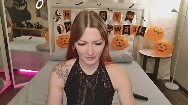 Snapshot of Alice_on_fire chatting on November 2025 01:30:02 AM Alice on fire online show from November 2025 01:30:02 AM